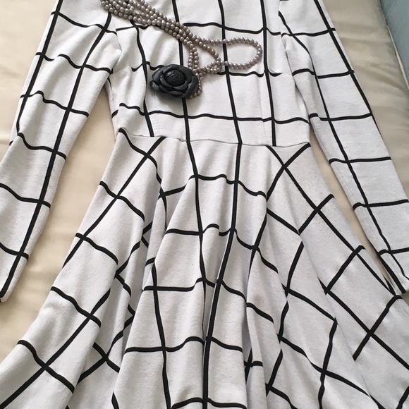 Ali Ro window panel dress - Picture 8 of 8